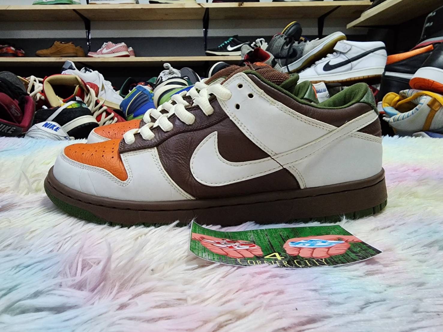 Nike Nike Sb Dunk Low Oompa Loompa Size US 9.5 / EU 42-43 - 1 Thumbnail