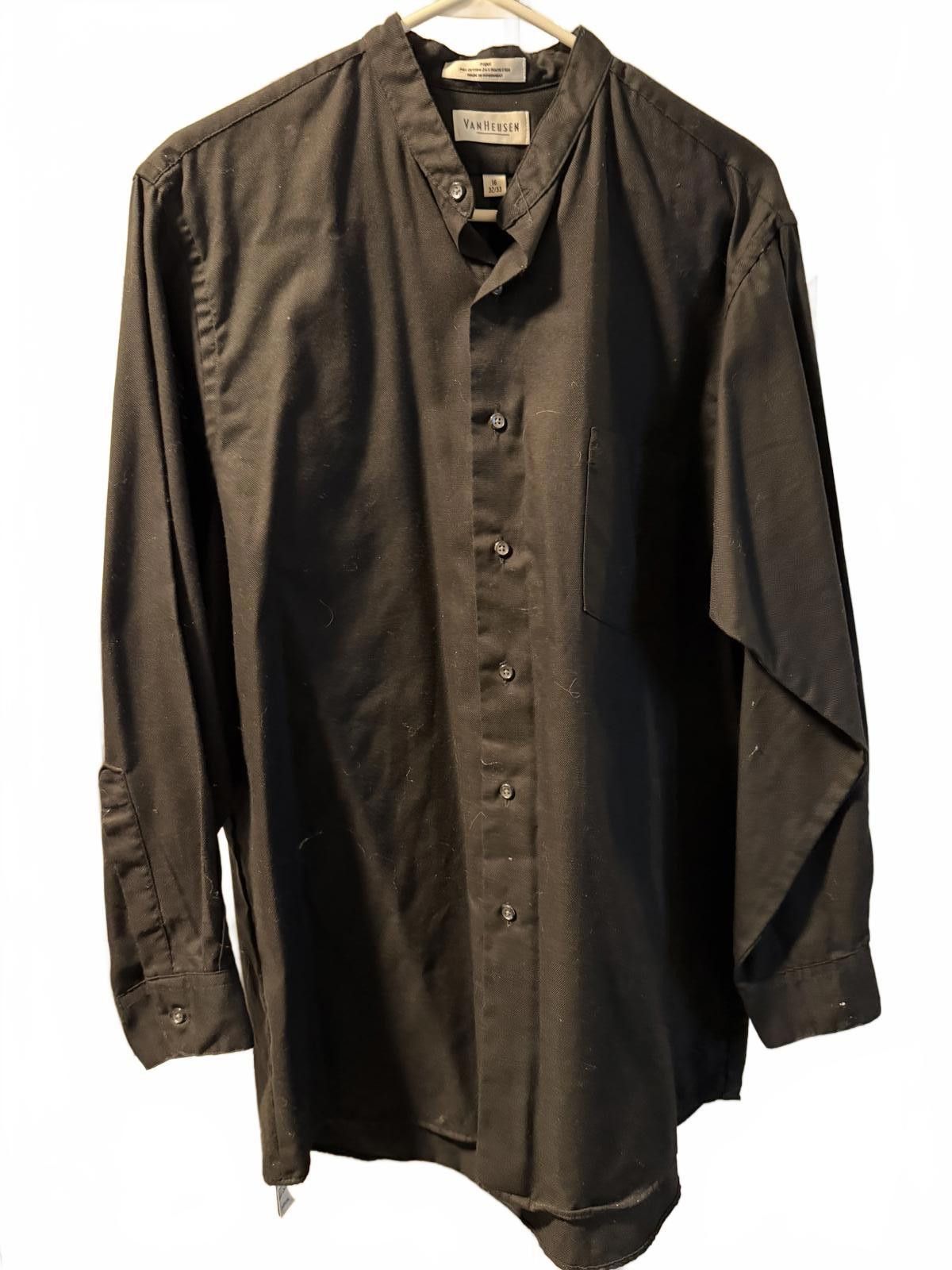 Van Heusen Van Heusen Black Pique Button-Up Shirt Size 16 32/33 Size US XL / EU 56 / 4 - 1 Thumbnail
