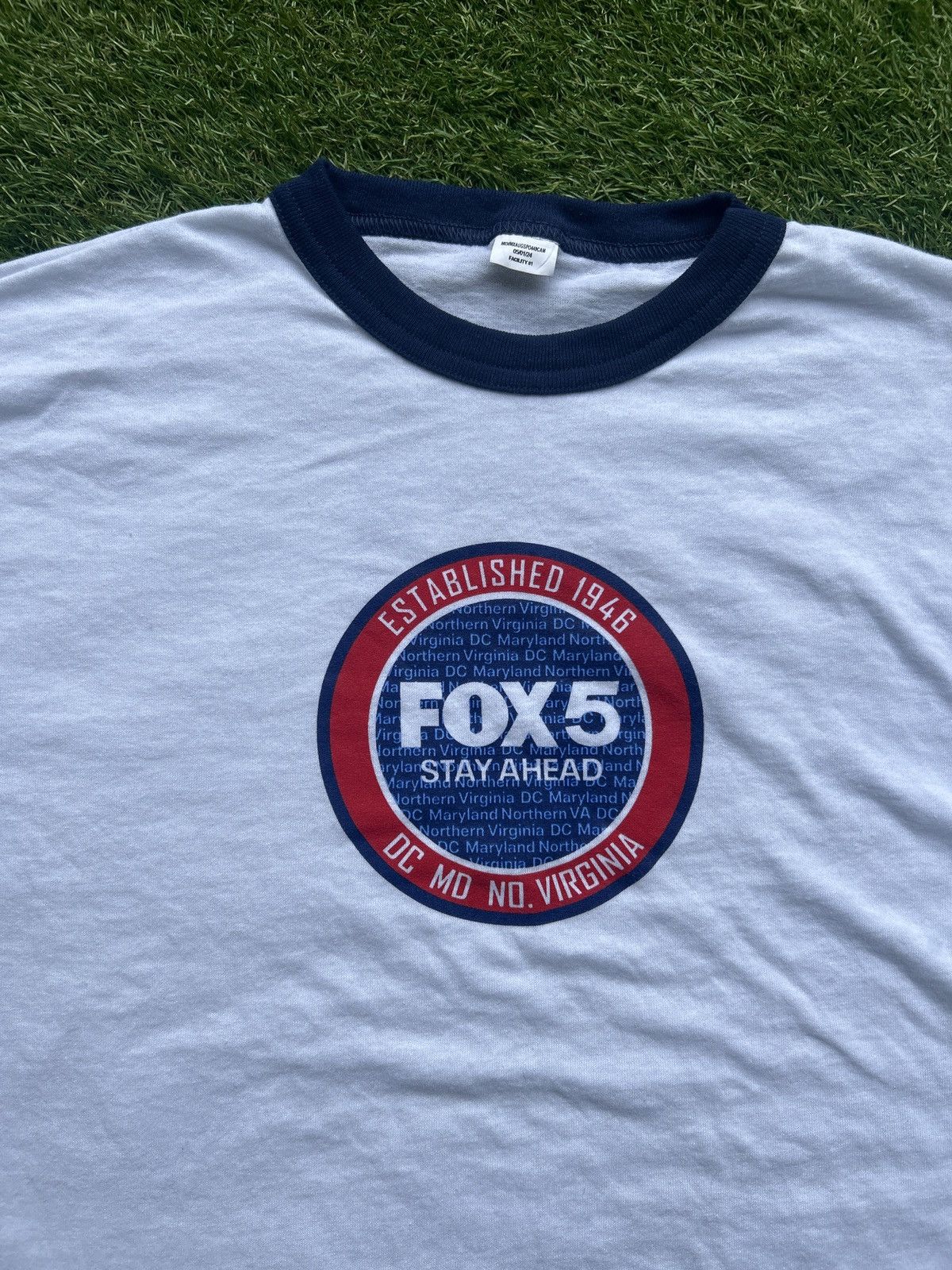 Vintage Fox 5 DC Local News Ringer T-Shirt Size US XL / EU 56 / 4 - 1 Thumbnail