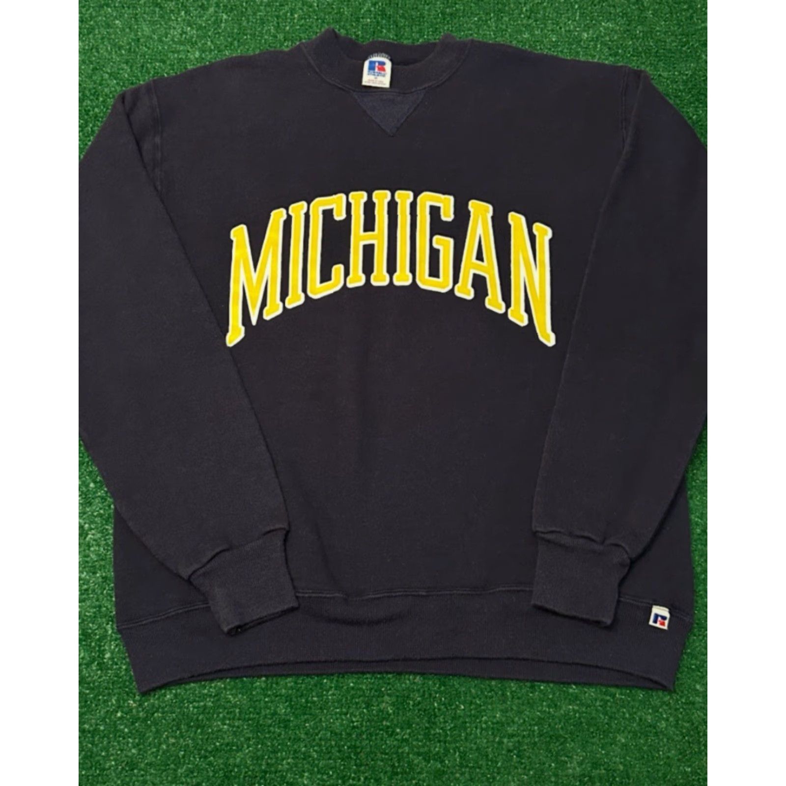 Vintage VINTAGE Michigan Wolverines Arch Logo VTG Crewneck Sweater Mens M USA Size US M / EU 48-50 / 2 - 3 Thumbnail
