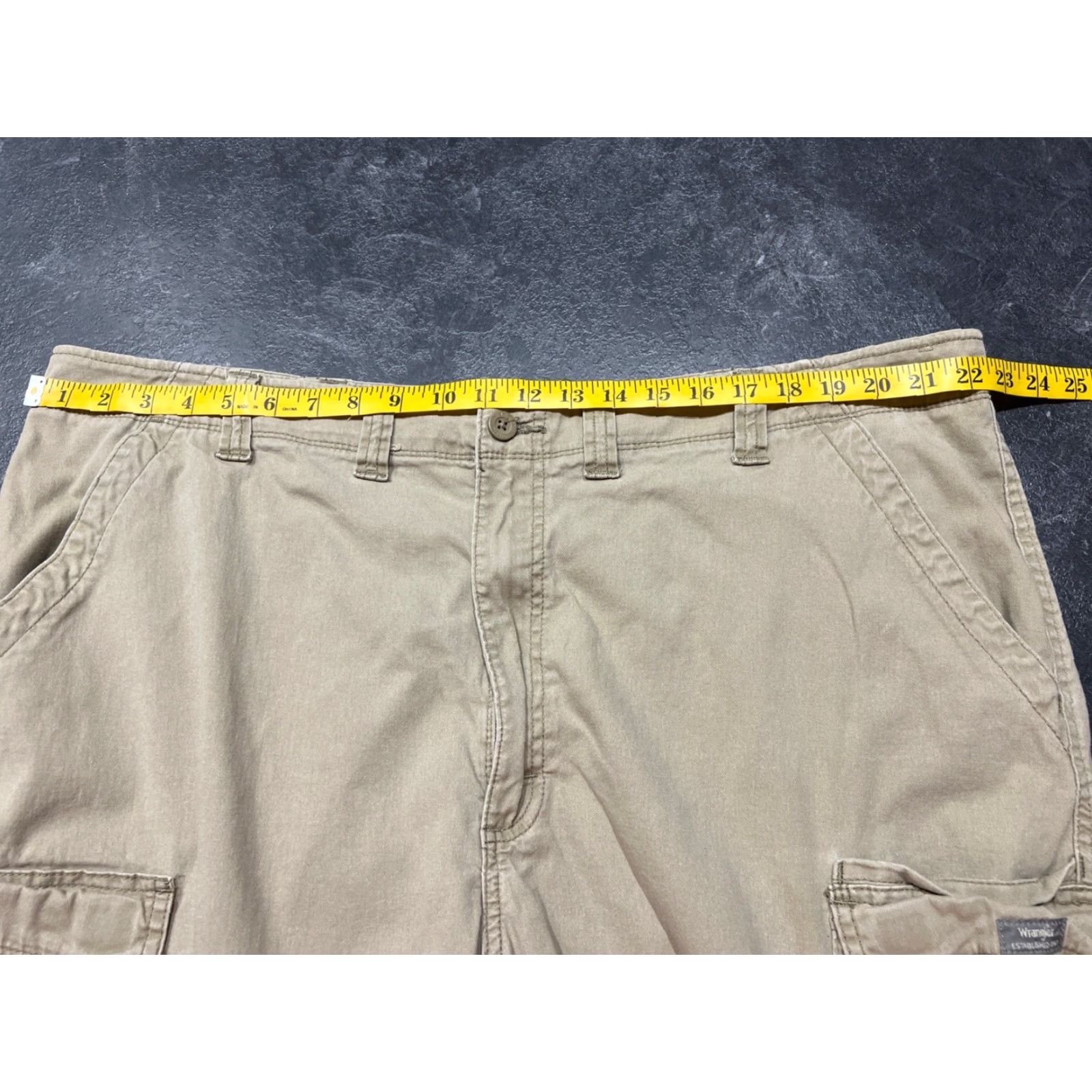 Wrangler Wrangler Cargo Shorts Men's Size 44 Relaxed Fit Cotton Outdoor Beige Size US 44 / EU 60 - 7 Thumbnail