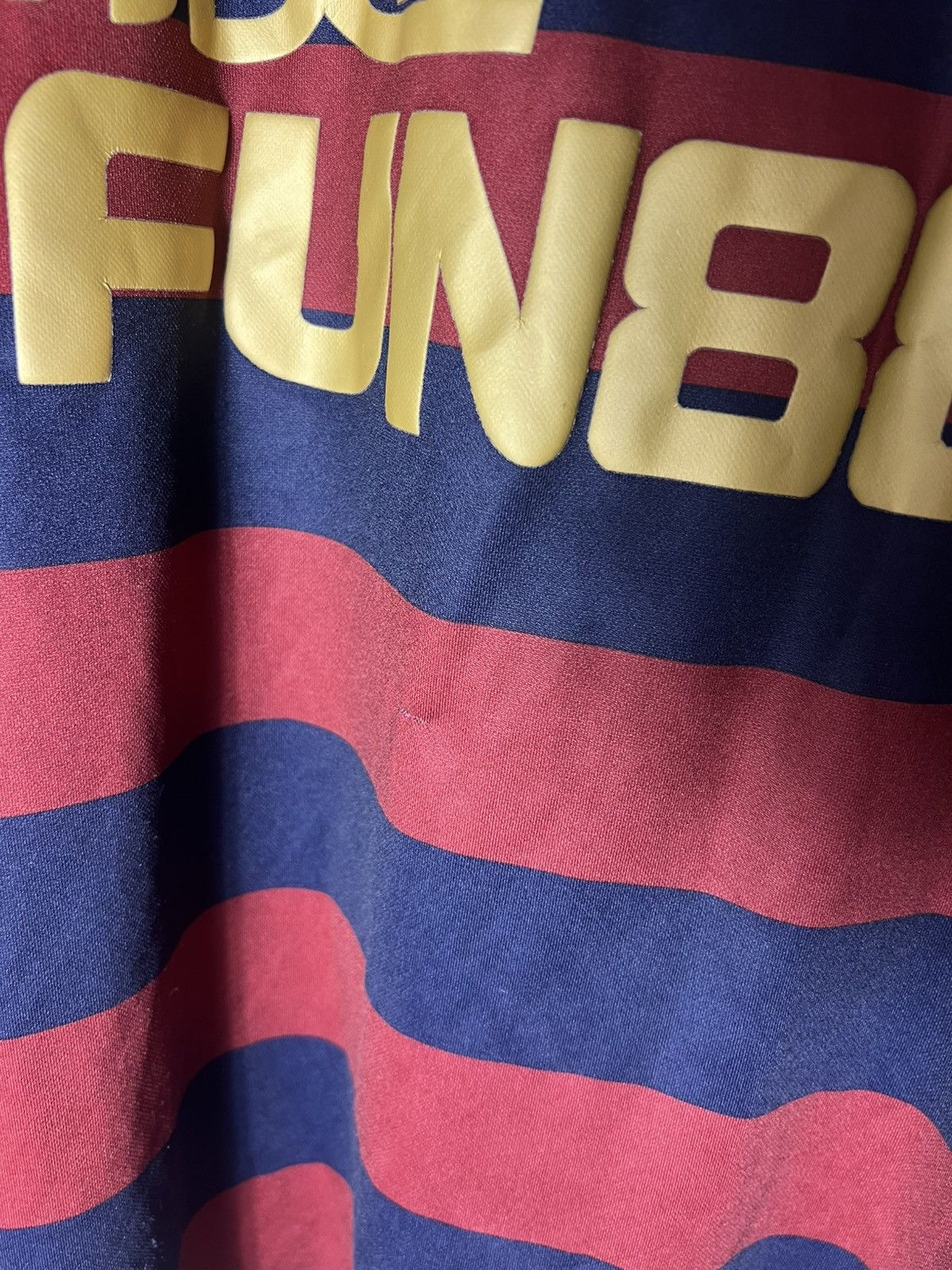 Vintage VERY RARE PUMA FC NEW CASTLE UNITED ENGLAND SOCCER JERSEY Size US L / EU 52-54 / 3 - 6 Thumbnail
