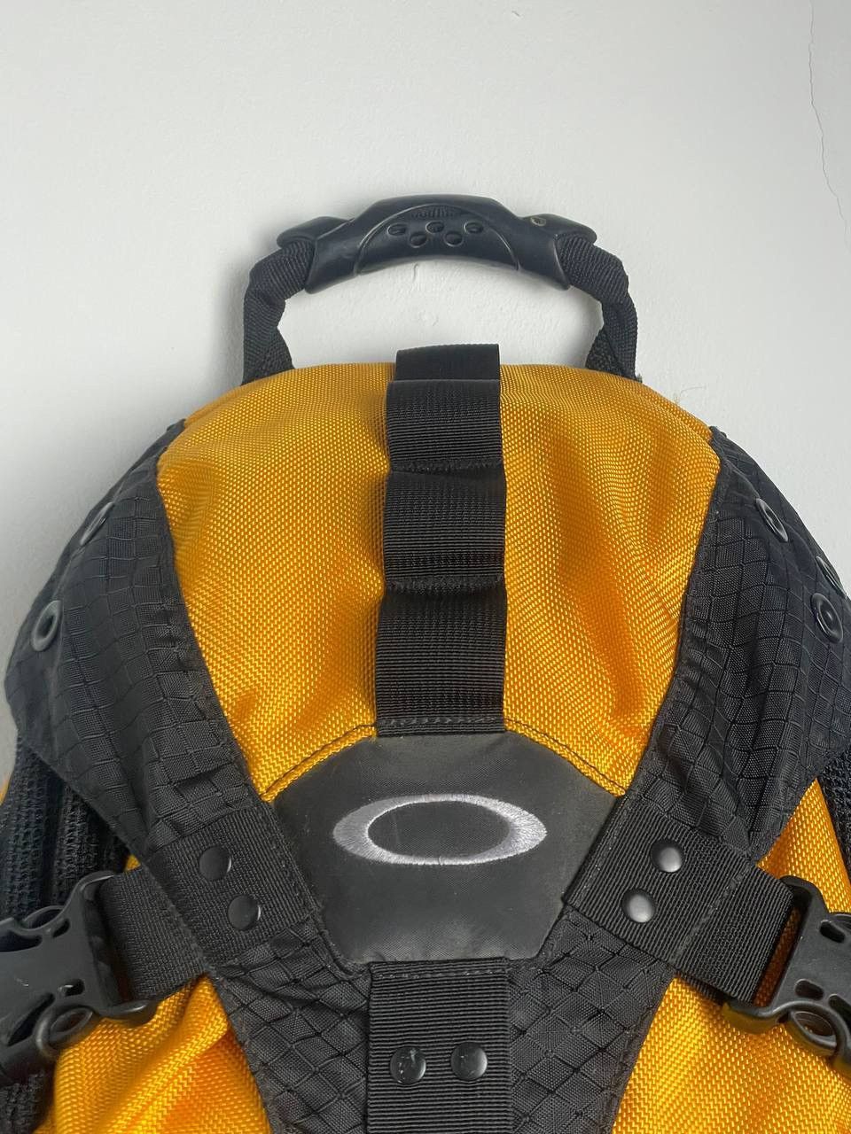 Oakley × Vintage Oakley Vintage BagPack Center Logo Rare Item Outdoor Y2K Size ONE SIZE - 2 Thumbnail