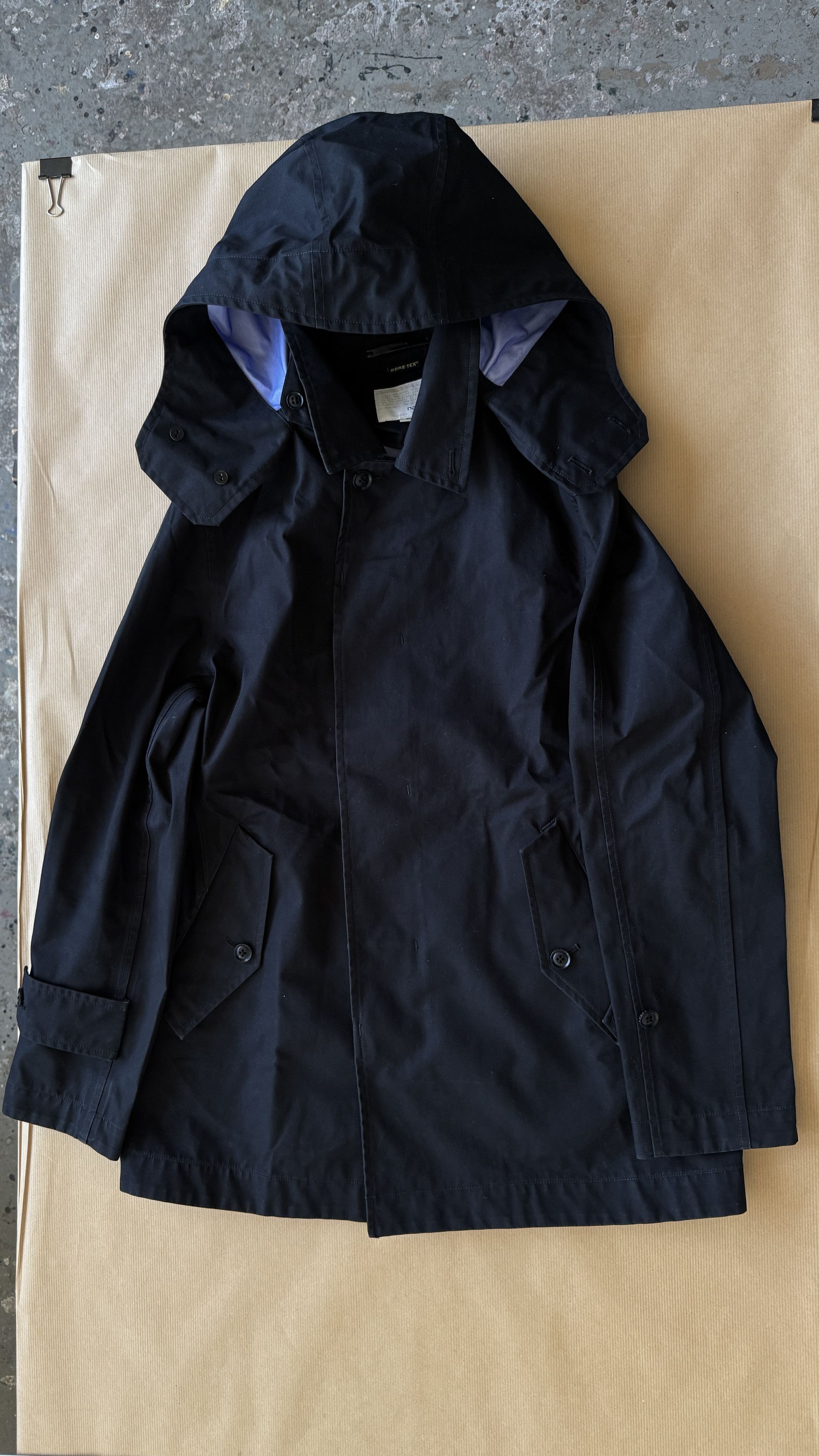 aa . S . GORE-TEX SHORT SOUTIEN COLLAR COAT . SUBS402