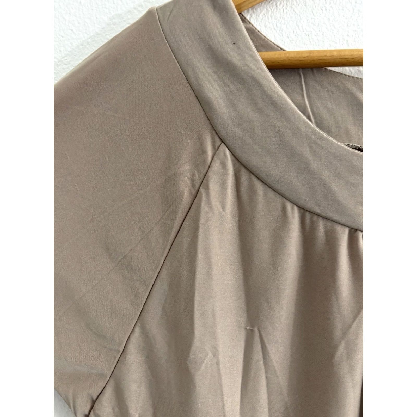 Bcbgmaxazria BCBGMAXAZRIA Beige Cap Sleeve Mini Dress Belted Pullover Stretchy Size XS Size XS / US 0-2 / IT 36-38 - 3 Thumbnail