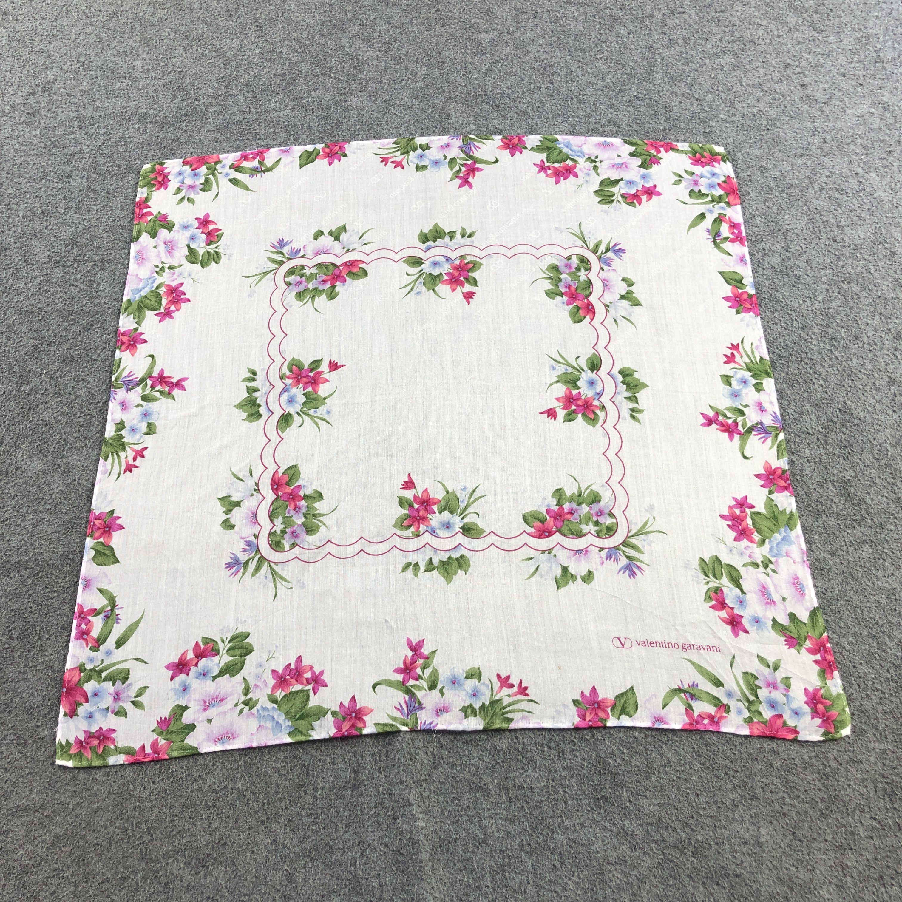 Vintage ValenTINO GarAVANI Handkerchief Neckerchief Bandana H2661 Size ONE SIZE - 2 Thumbnail