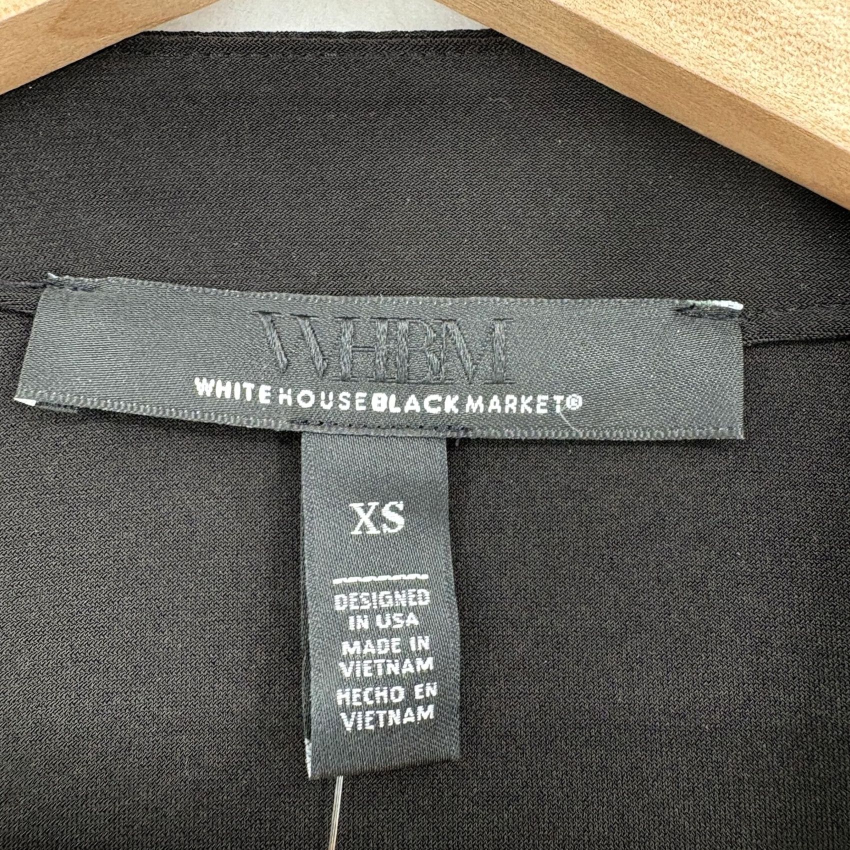 White House Black Market White House Black Market Blouse XS Womens V-Neck Button Surplice Solid Black NWT Clothing Reserved Womens XS Blouse Size XS / US 0-2 / IT 36-38 - 4 Thumbnail