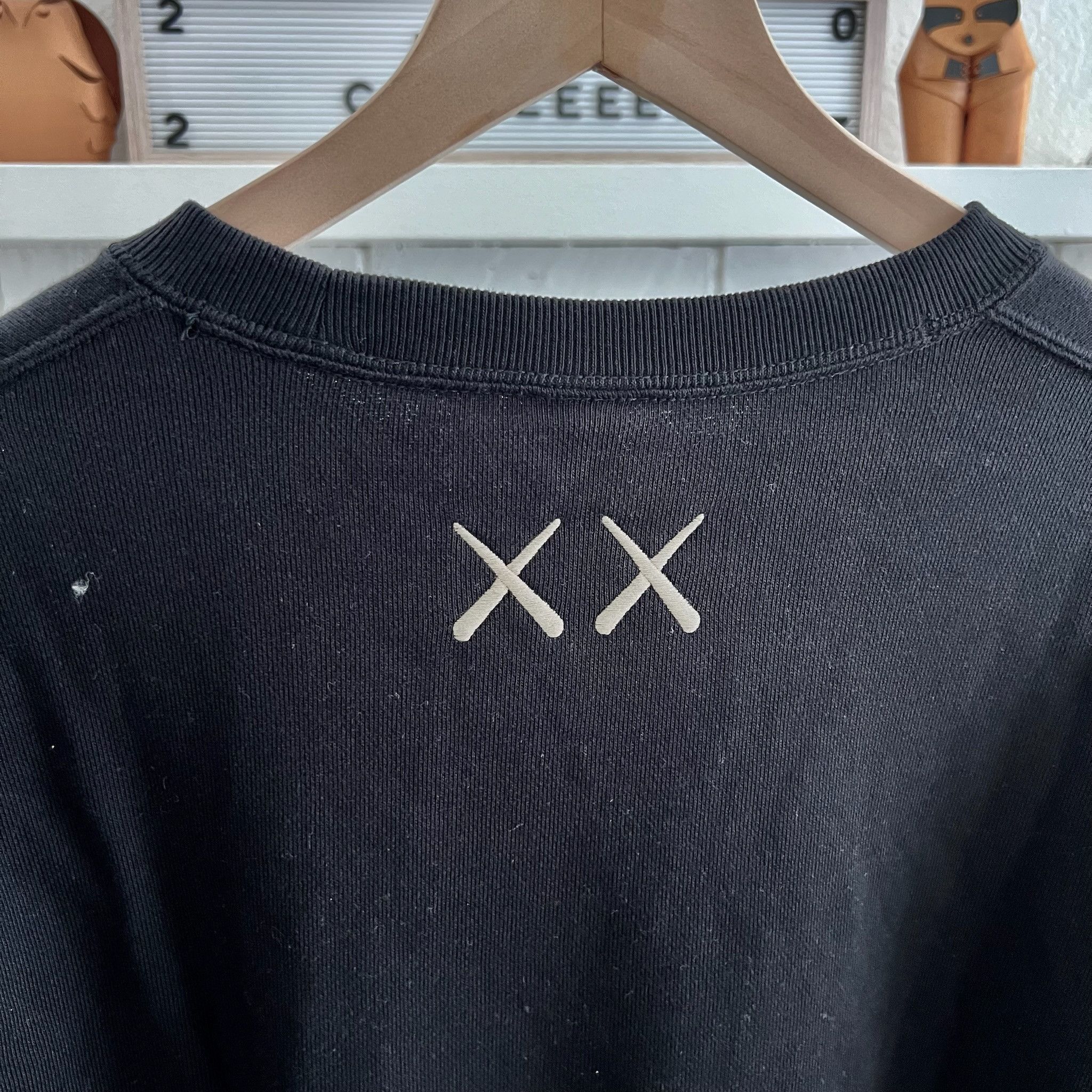 Uniqlo Uniqlo Kaws UT Graphic Black Crewneck Sweatshirt Pullover Size US L / EU 52-54 / 3 - 3 Thumbnail