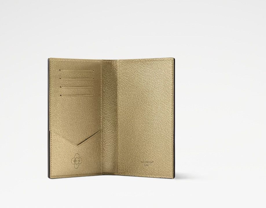 Louis Vuitton Louis Vuitton M15327 Passport Cover Monogram Iced Gold Size ONE SIZE - 3 Thumbnail