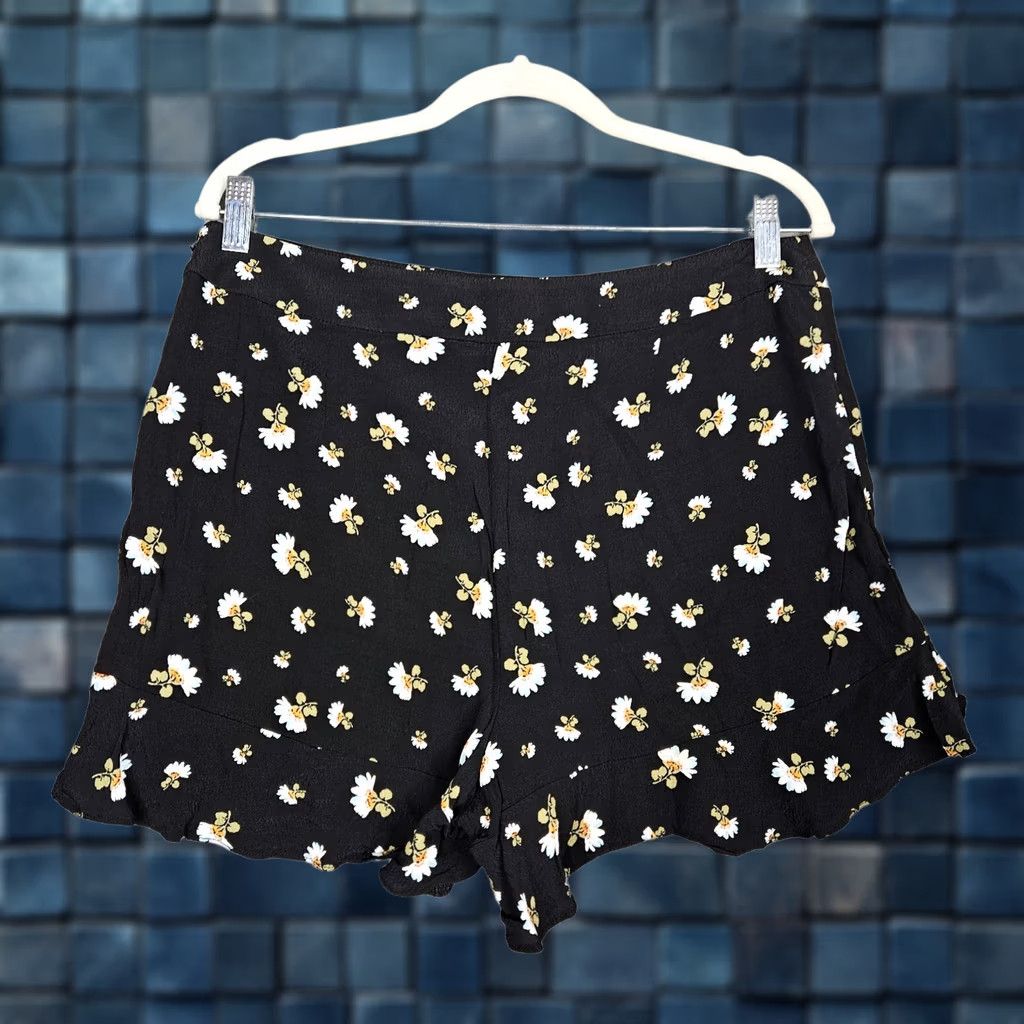 Ann Taylor LOFT By Ann Taylor Women’s flower Printed Summer Short Size 10 Size 32" / US 10 / IT 46 - 1 Thumbnail
