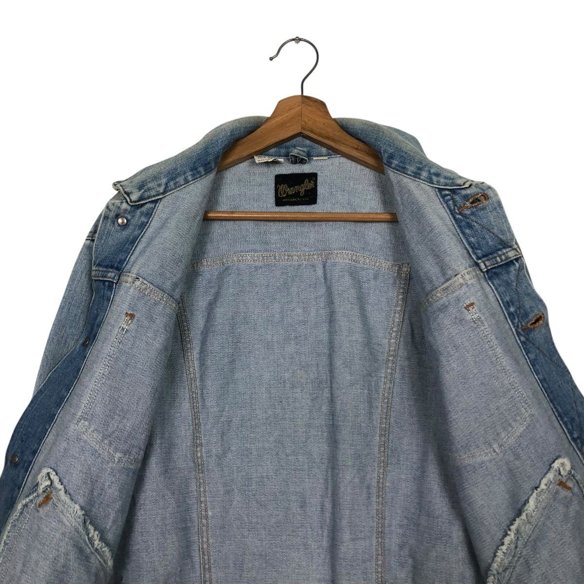 Wrangler 🔥14OZ BROKEN DENIM TRUCKER BIKER DENIM JACKET WRANGLER Size US M / EU 48-50 / 2 - 17 Thumbnail