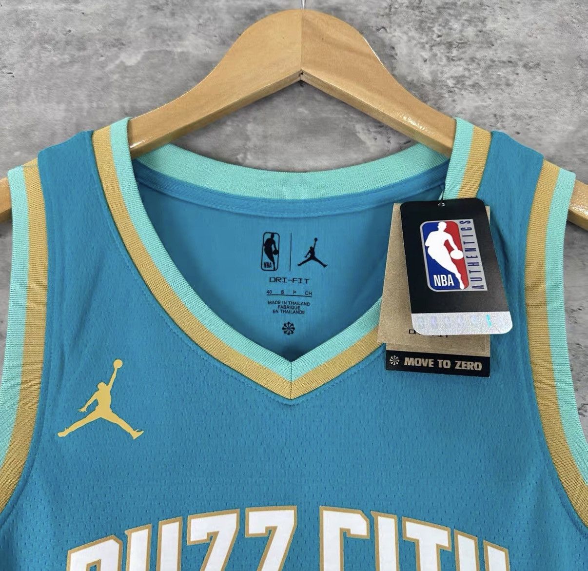Nike Nike NBA Hornets Ball No.1 Fan Edition Jersey J42 Size US S / EU 44-46 / 1 - 3 Thumbnail