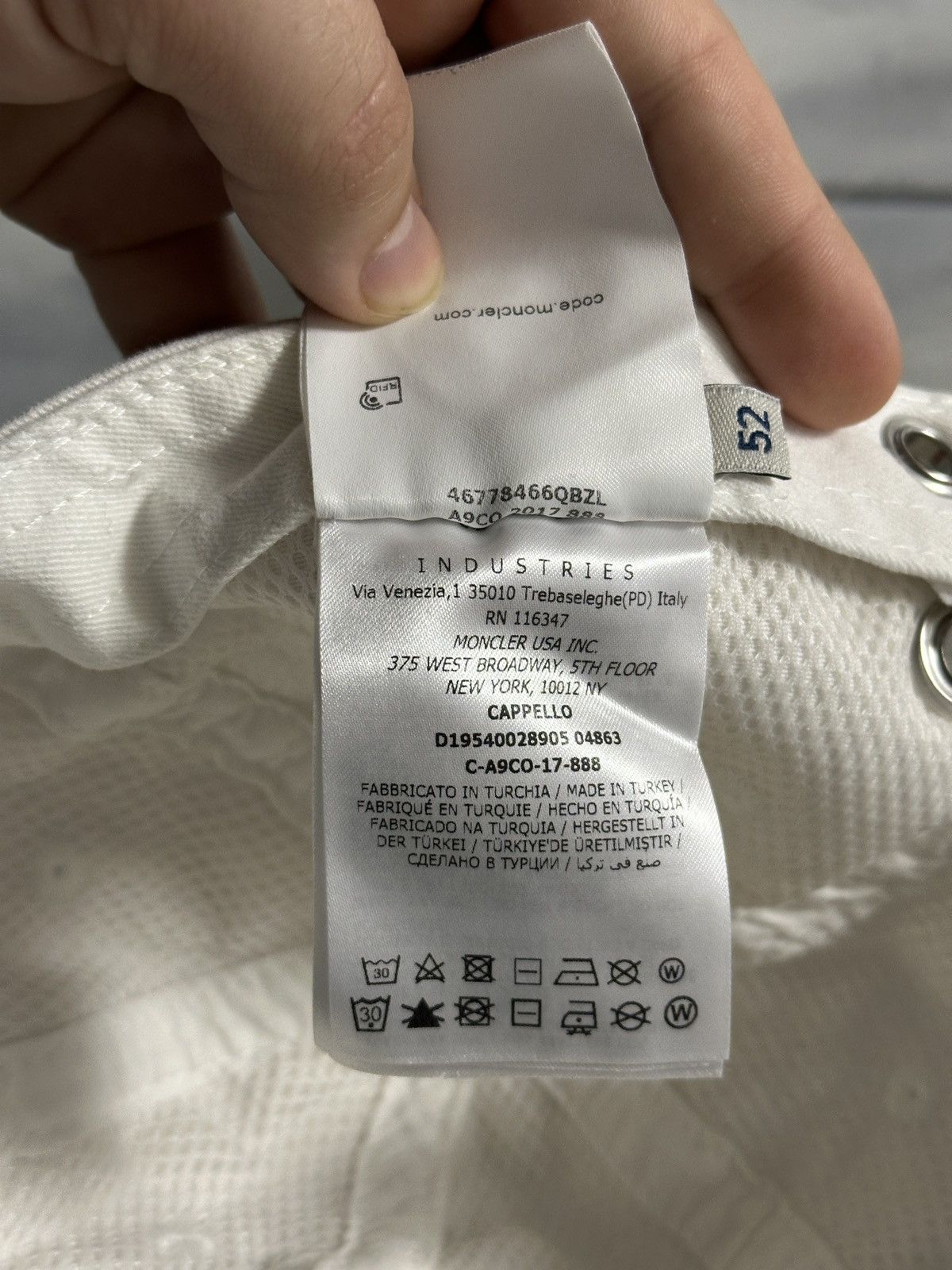 Moncler Luxury Kids Cap Moncler Size 52(Kids) Size ONE SIZE - 7 Thumbnail