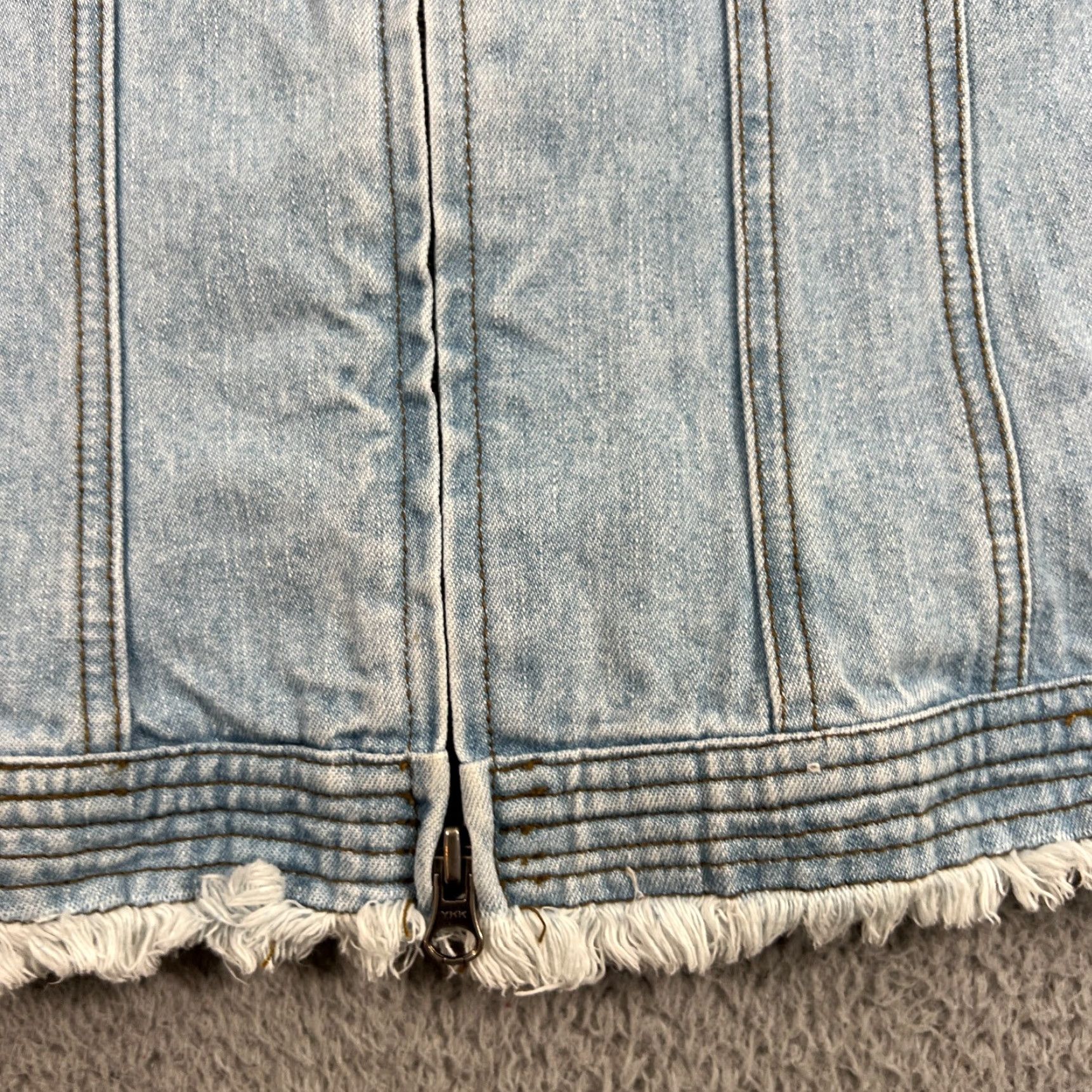Harley Davidson VINTAGE Harley-Davidson Jacket Womens M Denim Biker Patches Acid Wash Blue Short Size 32" / US 10 / IT 46 - 6 Thumbnail