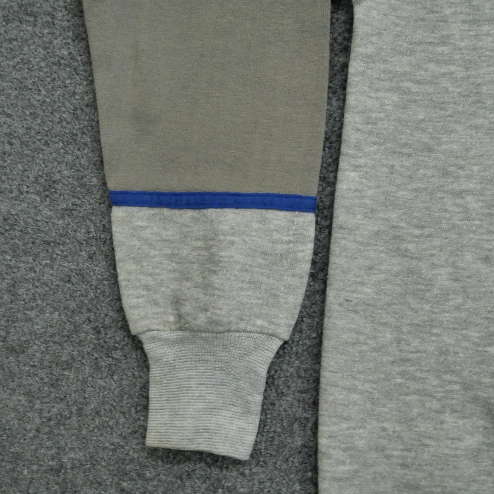 Spalding VINTAGE Spalding Sweatshirt | Sweatshirt | Adult Large | Gray | 90s | Logo | Cotton Blend | Pullover | Crew Neck | Long Sleeve | Regular Fit | Men Size US L / EU 52-54 / 3 - 4 Thumbnail
