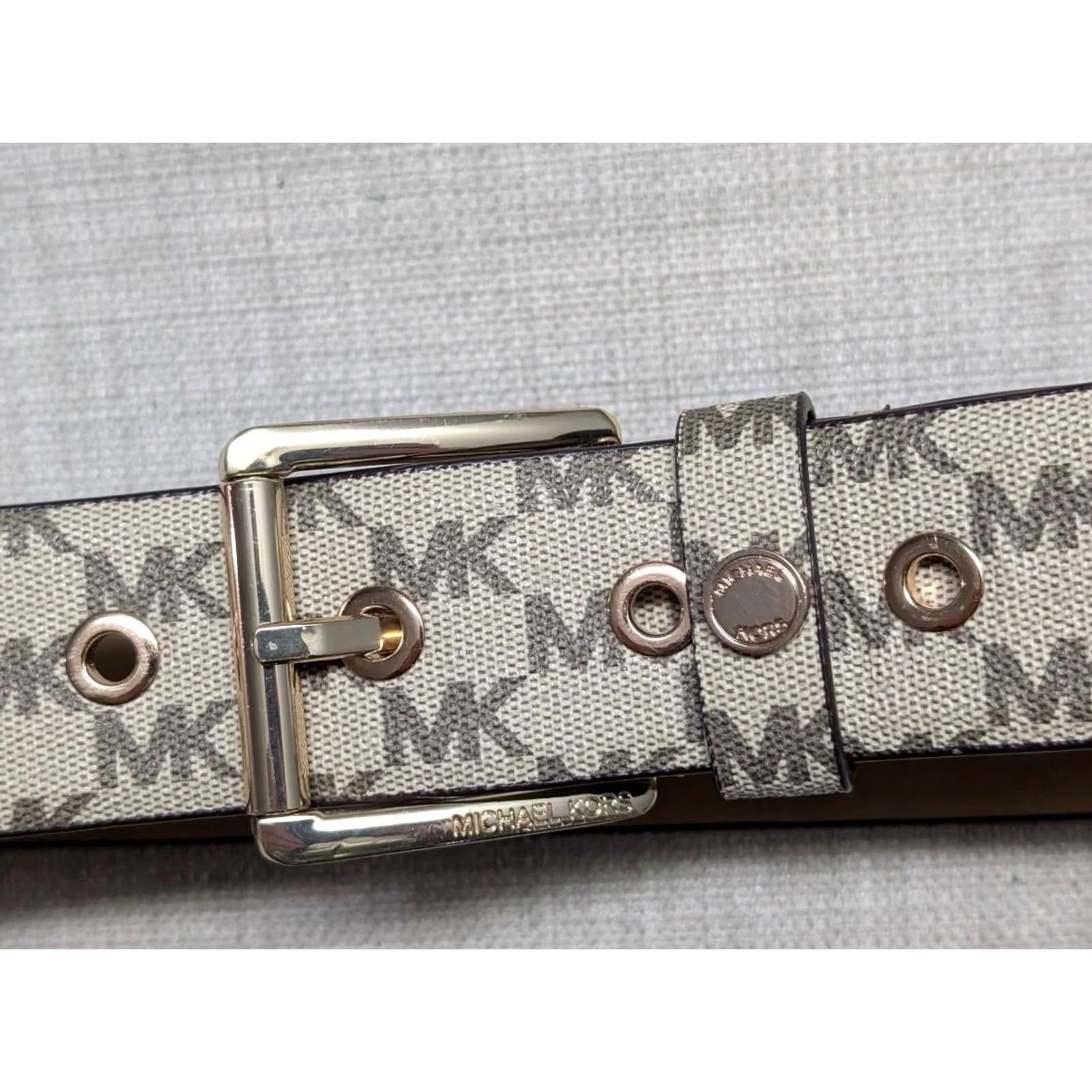 Michael Kors MICHAEL KORS Signature belt 34 tan M Women Belt 34 in Signature Tan Brown 1-5/8" adjustable modern belt Size ONE SIZE - 7 Thumbnail