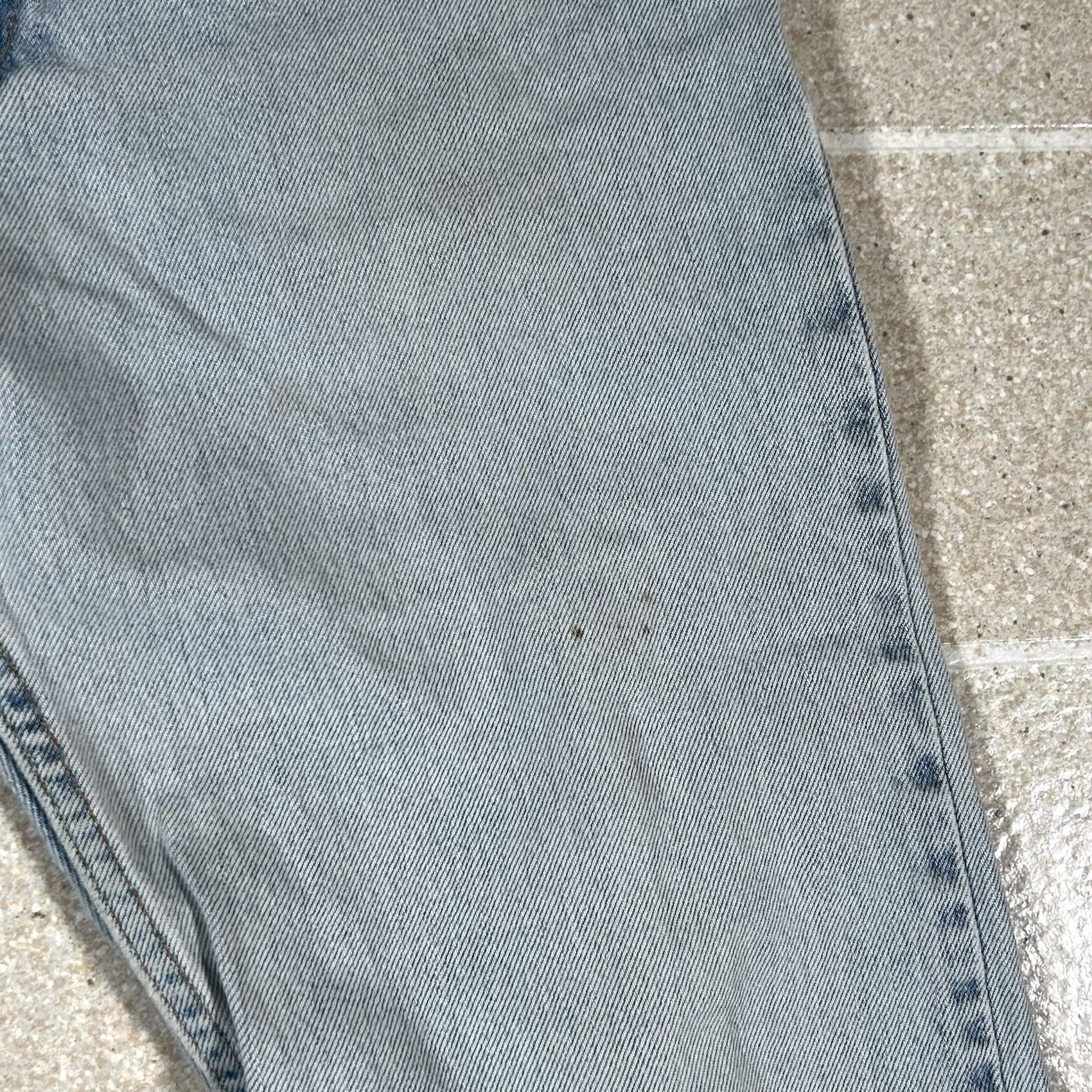 Levi's VINTAGE Levi's 505 Light Wash Jeans Distressed Straight Men XS? Wait Size US 31 - 7 Thumbnail