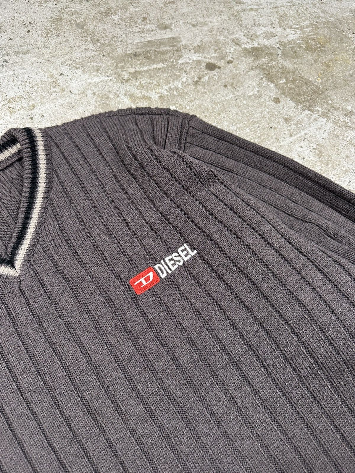 Diesel ‼️ Vintage 90s Diesel Brown V-neck Sweater Bootleg Size US L / EU 52-54 / 3 - 4 Thumbnail
