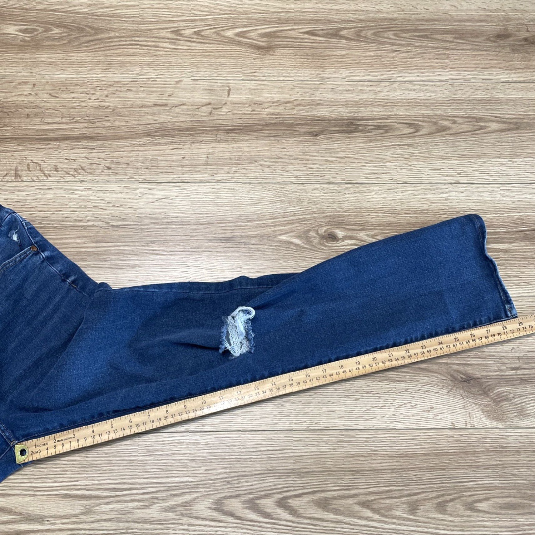 Express EXPRESS Women's Modern Straight Super High Rise Ultra Hyper Stretch Jeans Size Medium Blue Size 32" / US 10 / IT 46 - 6 Thumbnail