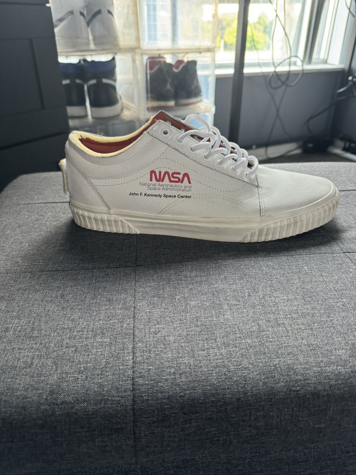 White shops nasa vans for