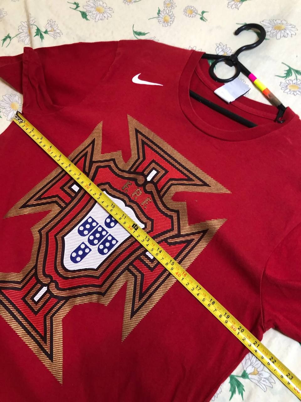 Nike Vintage Nike Big Y2K Print Short Sleeve T-Shirt Size US L / EU 52-54 / 3 - 9 Thumbnail