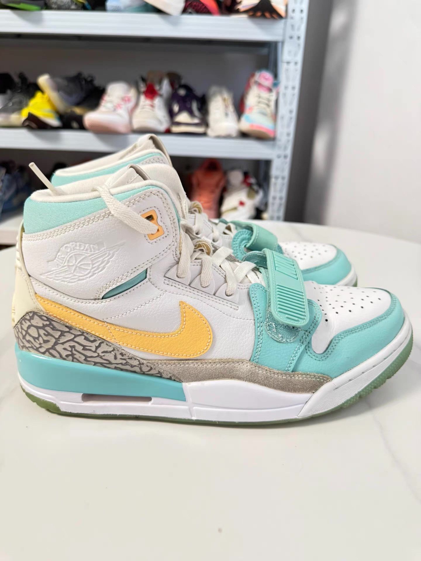 Nike Nike Air Jordan Legacy 312 Guo Ailun Q10 Size US 10.5 / EU 43-44 - 1 Thumbnail