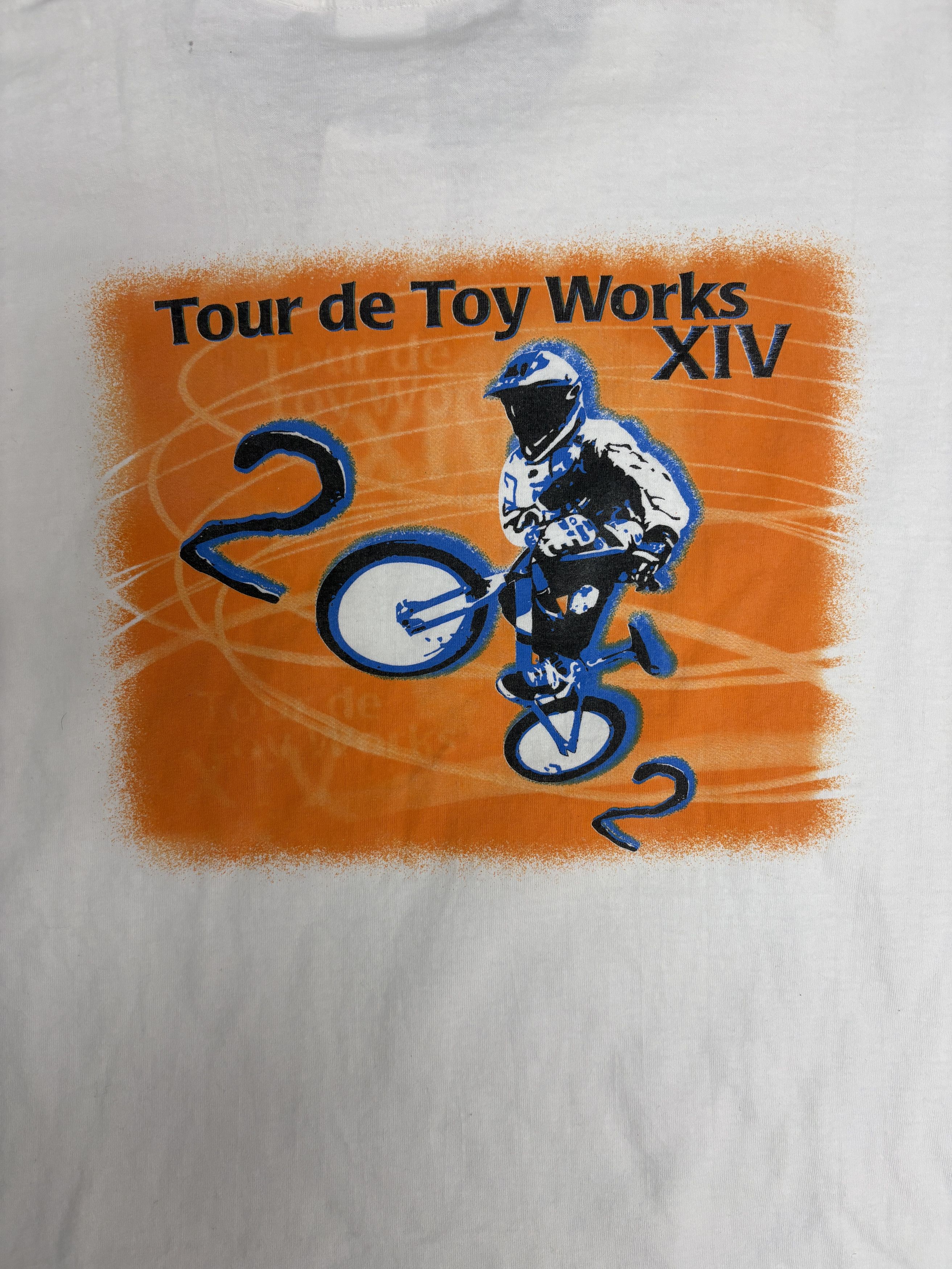 Vintage Tour De Toy Works 2002 Vintage White T-Shirt Tee Size US XL / EU 56 / 4 - 2 Thumbnail