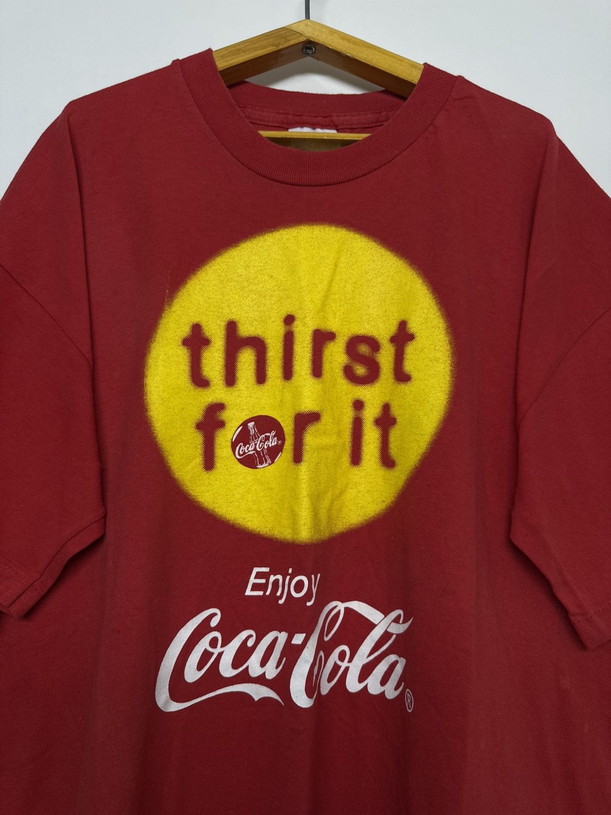 Coca Cola Vintage Coca Cola enjoy T-shirt band tee XLarge red Size US XL / EU 56 / 4 - 2 Thumbnail