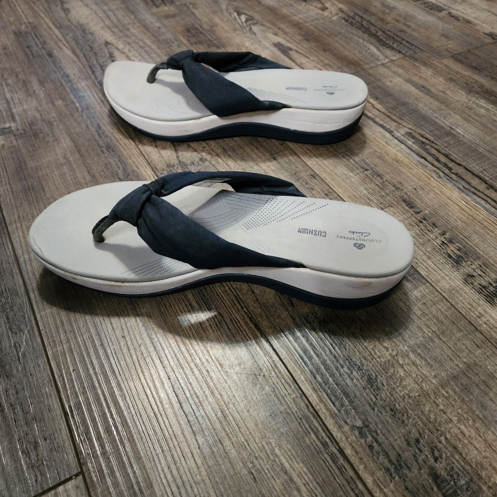 Clarks Clarks sandals flip flops size Women's 8.5 Cloud steppers Size US 8.5 / IT 38.5 - 3 Thumbnail