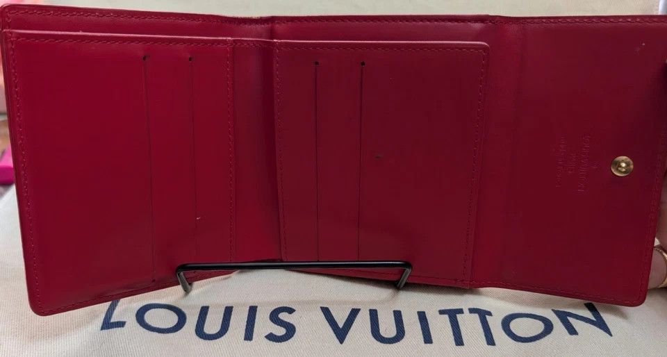 Louis Vuitton Louis Vuitton Wallet Monogram VERNIS Leather Pomme D'amour Size ONE SIZE - 3 Thumbnail