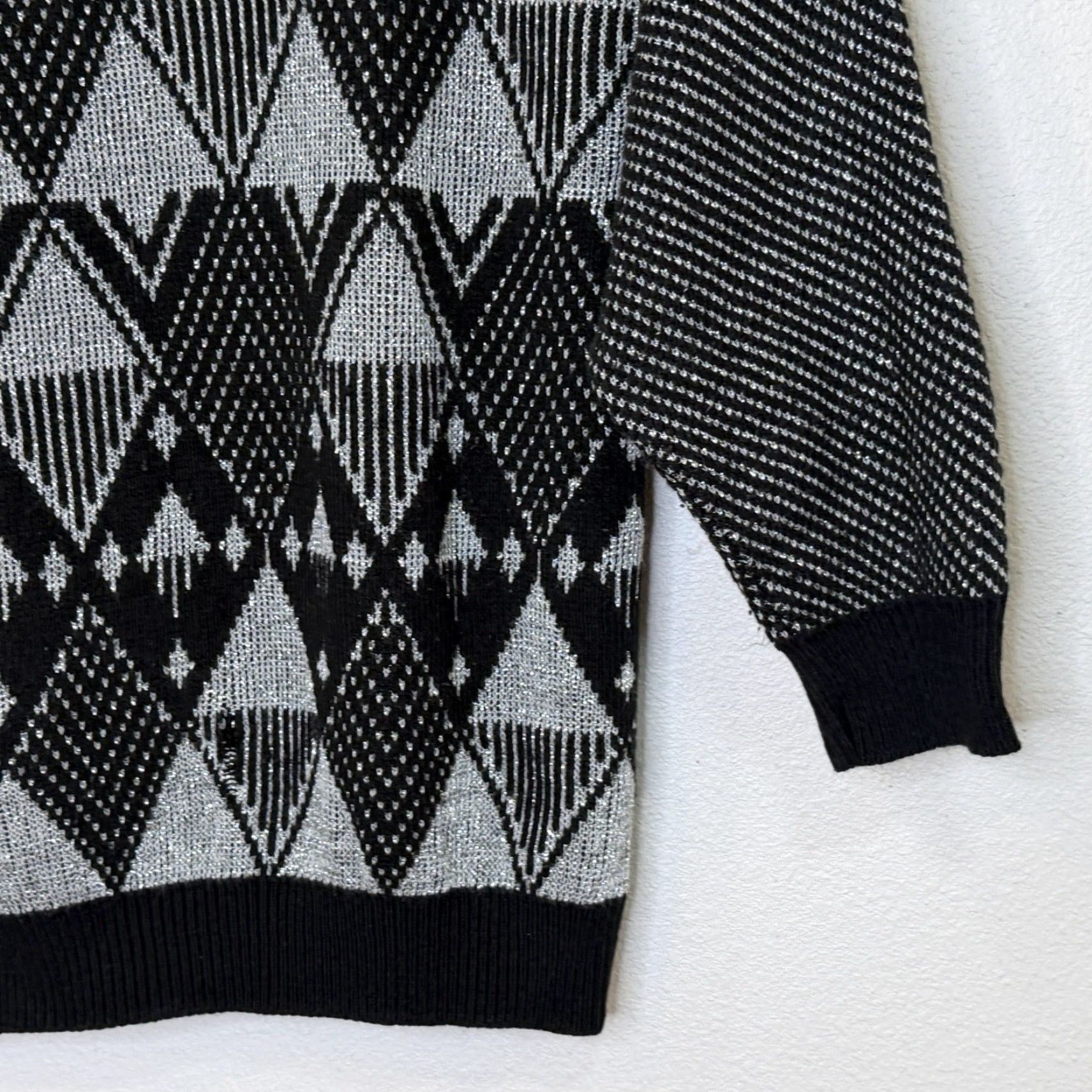 Vintage VINTAGE Fortune Knits Sweater Womens Sz Medium Black Silver Granny Core USA Pullover Crew Neck Long Sleeve Size M / US 6-8 / IT 42-44 - 4 Thumbnail