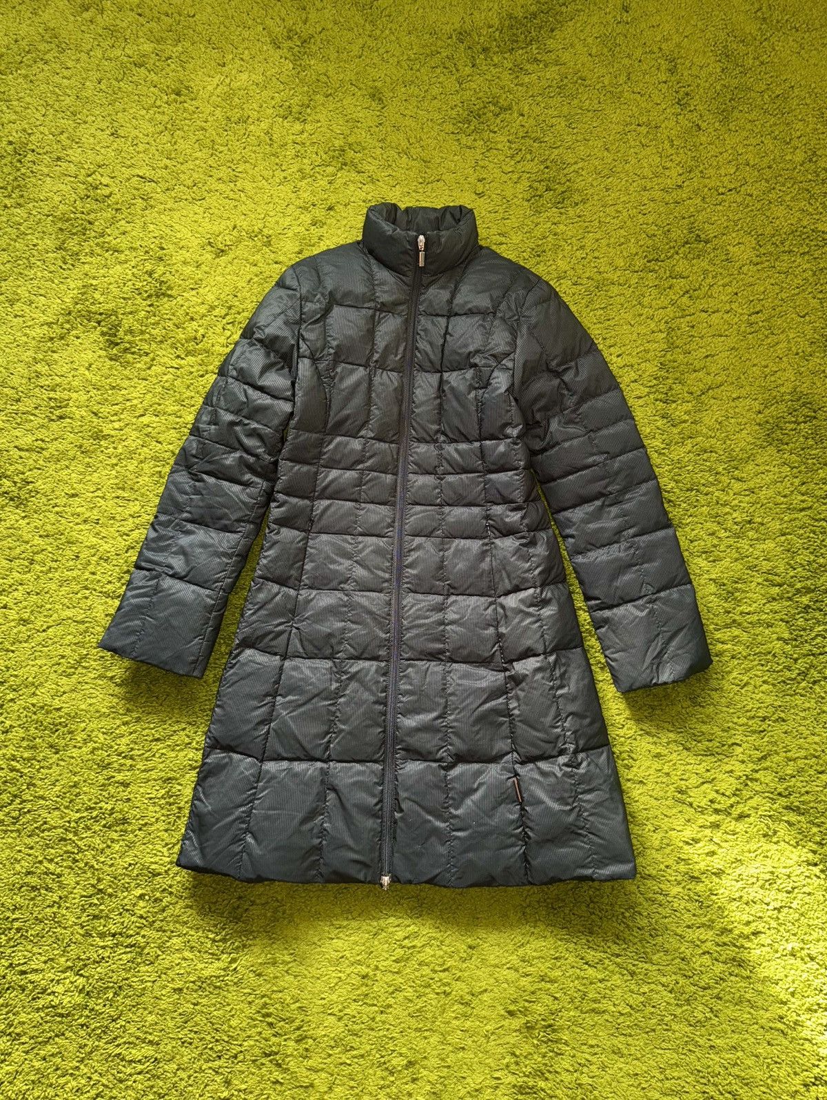 Moncler Moncler 2000s vintage puffer down coat jacket Size S / US 4 / IT 40 - 1 Thumbnail