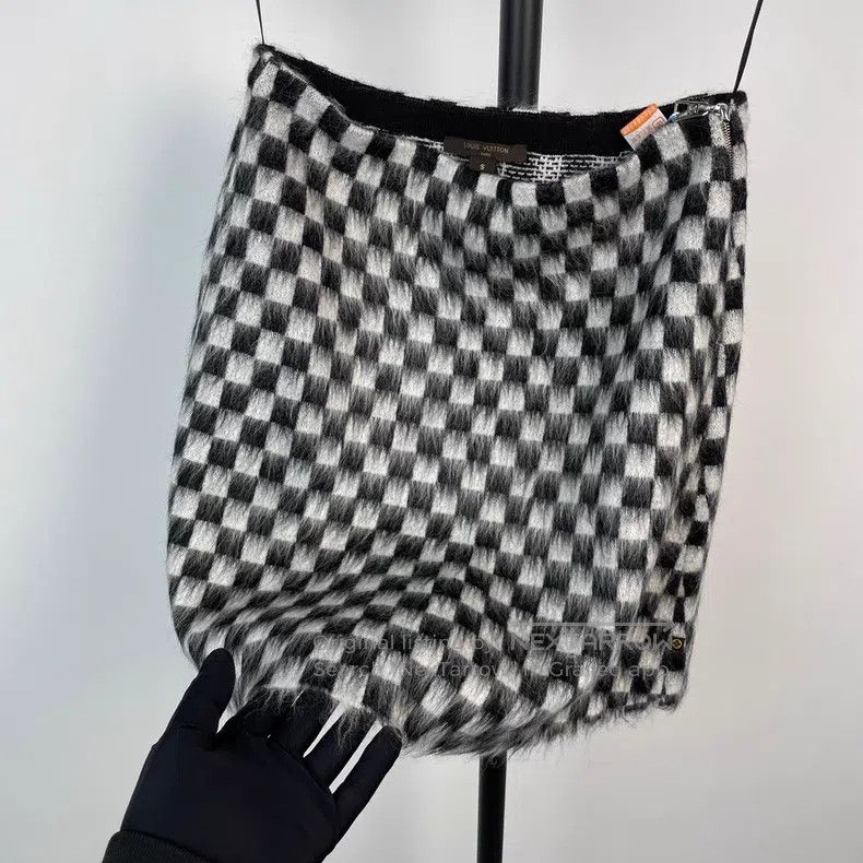Louis Vuitton Louis Vuitton size s Checkerboard Skirt Size 24" / US 00 / IT 34 - 4 Thumbnail