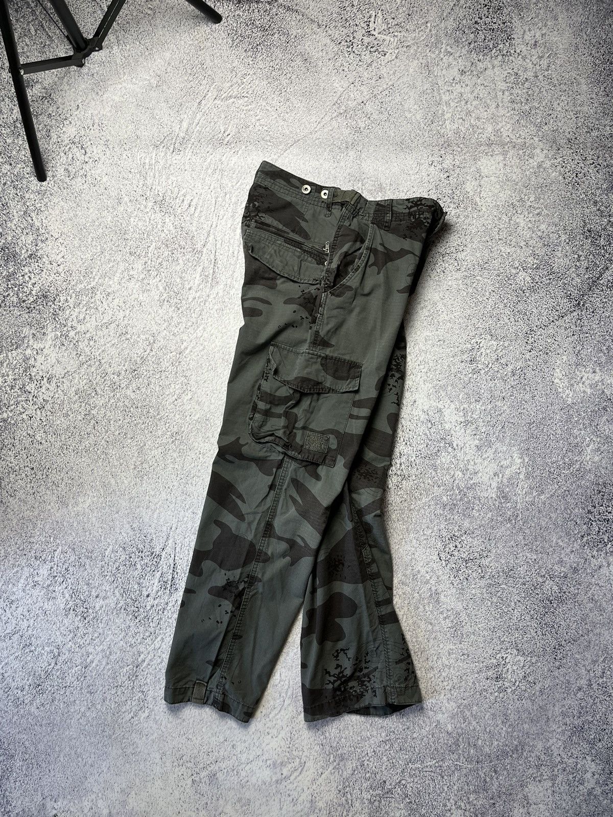 Japanese Brand VINTAGE FADED STREETWEAR CAMO CARGO PANTS Y2K Size US 32 / EU 48 - 23 Thumbnail