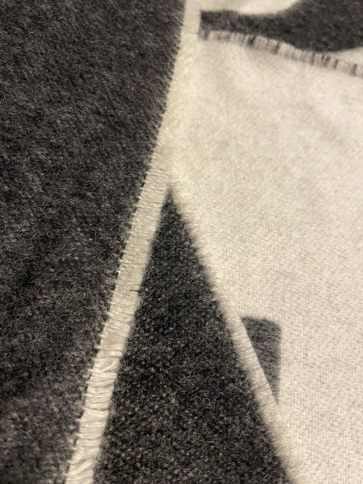 Balenciaga Balenciaga cashmere / wool double color scarf Size ONE SIZE - 4 Thumbnail