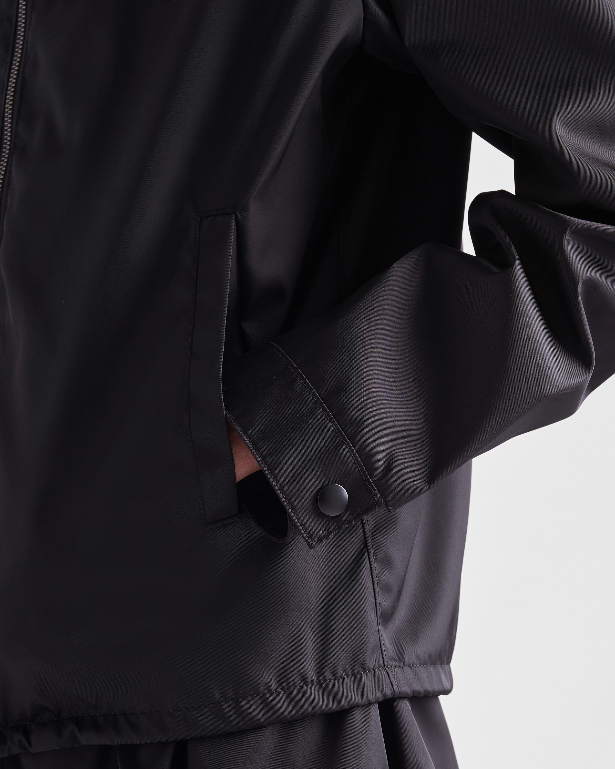 Prada oc11z0625 Studded Re-Nylon Blouson Jacket in Black Size US M / EU 48-50 / 2 - 4 Thumbnail