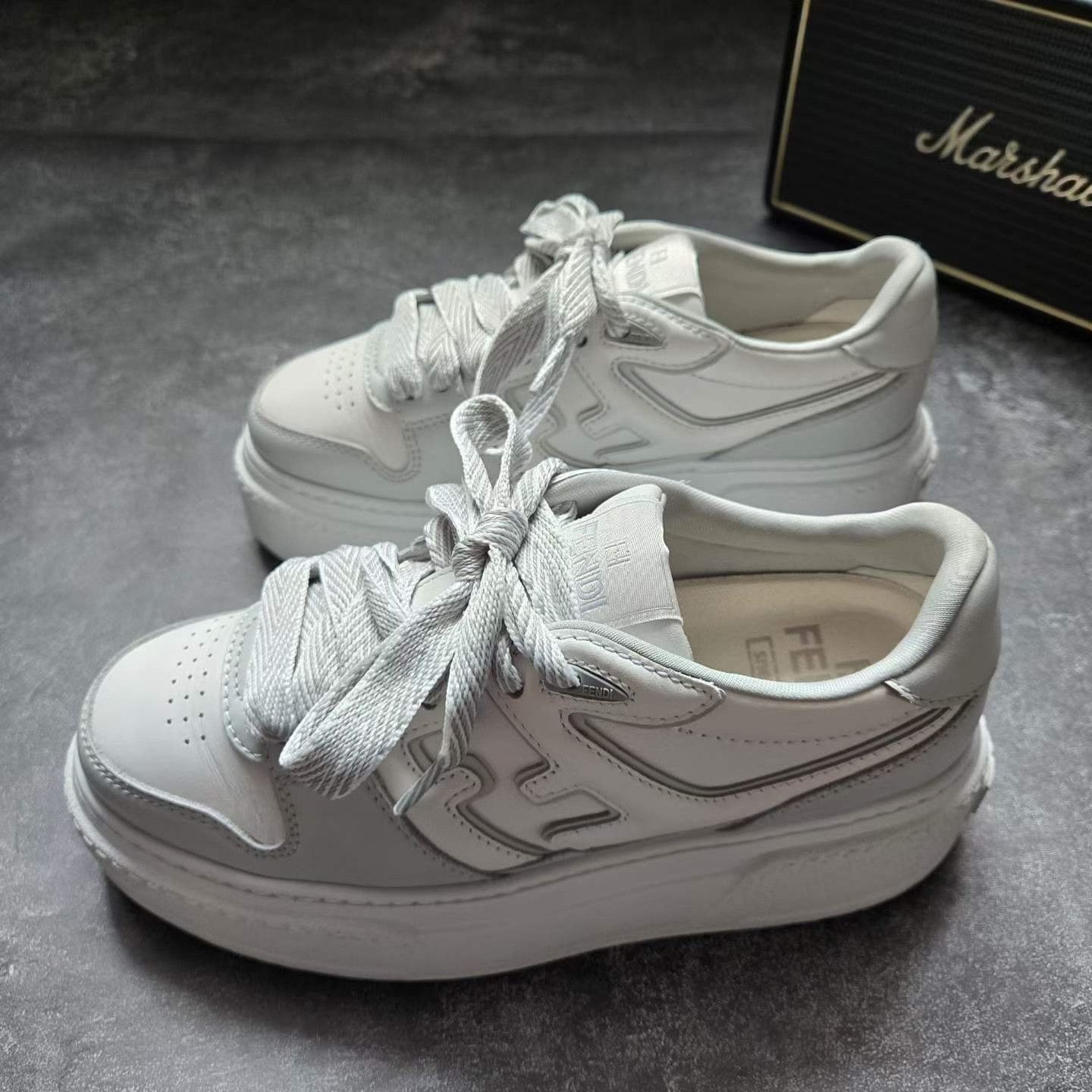 Balenciaga Balenciaga Multi Lowtop Sneakers 35 Women Size US 5 / IT 35 - 1 Thumbnail
