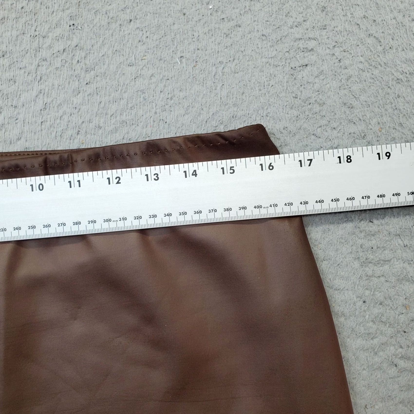 Vintage Max Studio Skirt Womens Size M Brown High Waist Straight & Pencil Short - Pre-owned Size 32" / US 10 / IT 46 - 4 Thumbnail