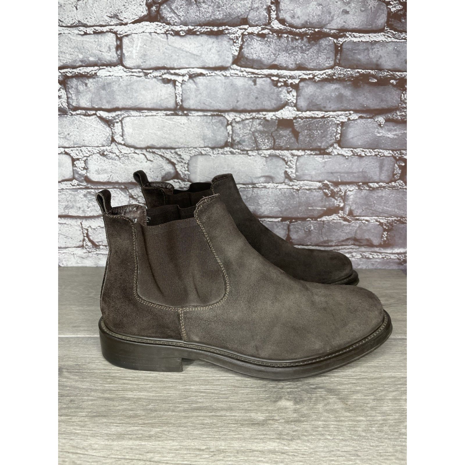 Barneys New York Barneys New York Brown Suede Leather Chelsea Desert Boots Sh Size US 10.5 / EU 43-44 - 18 Thumbnail