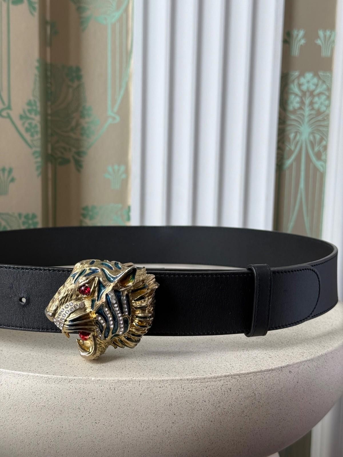 Gucci Gucci Tiger Head Rhinestines Black Leather Buckle Belt 95 Size 32 - 4 Thumbnail