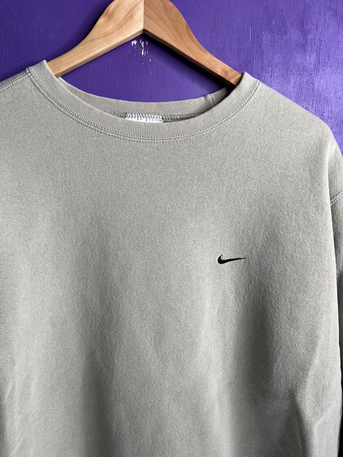 Nike × Vintage Vintage 90s Nike sage green small swoosh crewneck Size US M / EU 48-50 / 2 - 3 Thumbnail