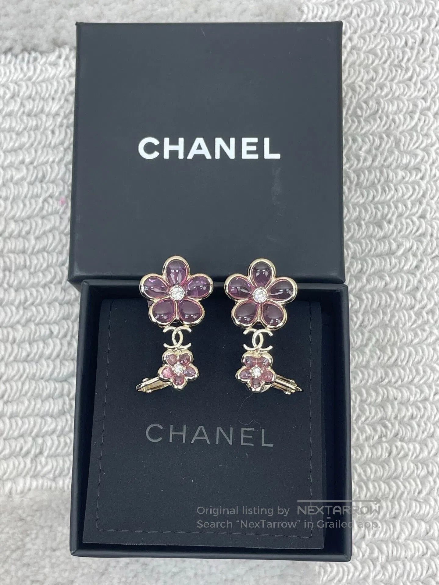 Chanel Chanel 26C Glass Flower Earrings. Size ONE SIZE - 1 Thumbnail