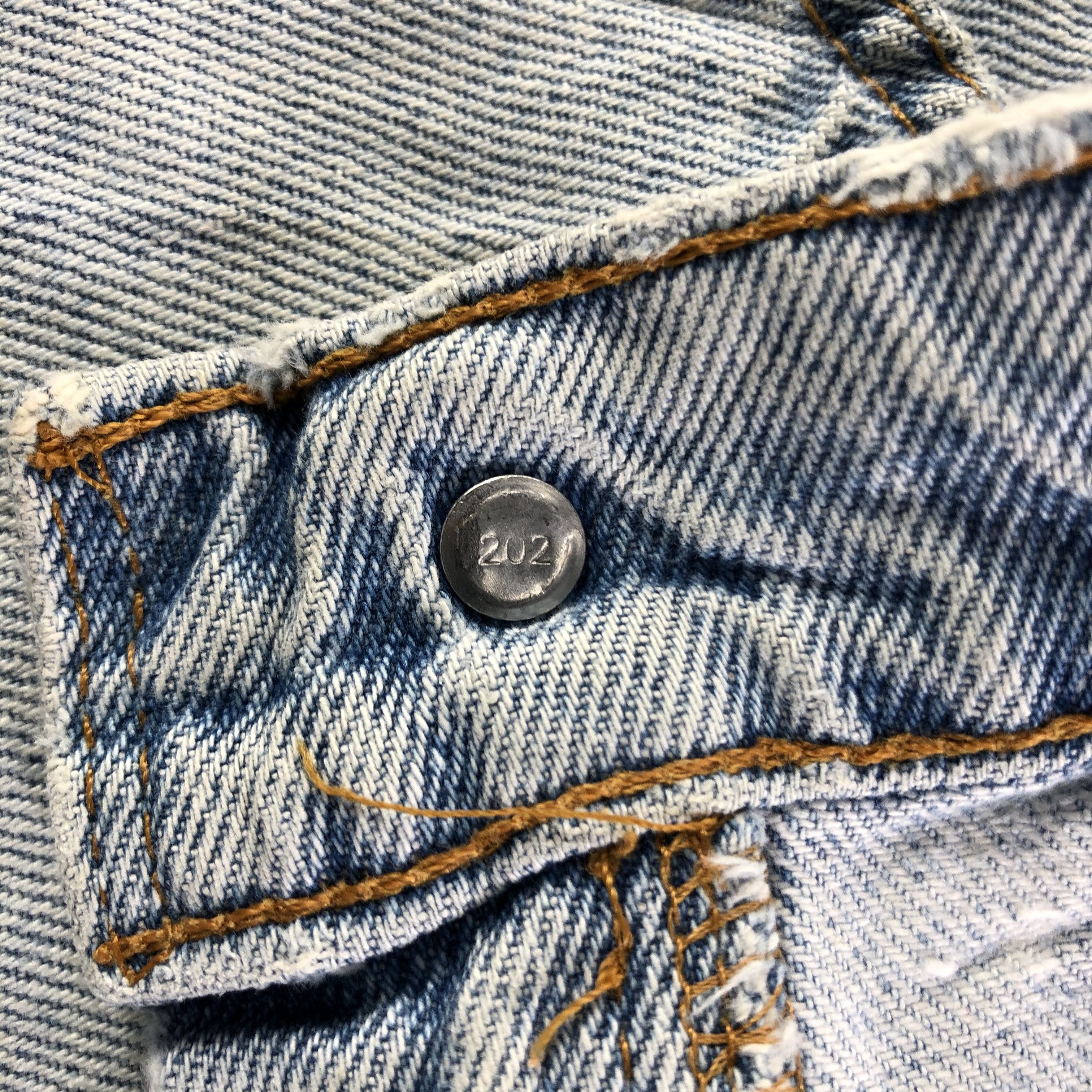 Levi's × Vintage Vintage Light Wash Levis 505 Skirt-J3785 Size 33" - 7 Thumbnail