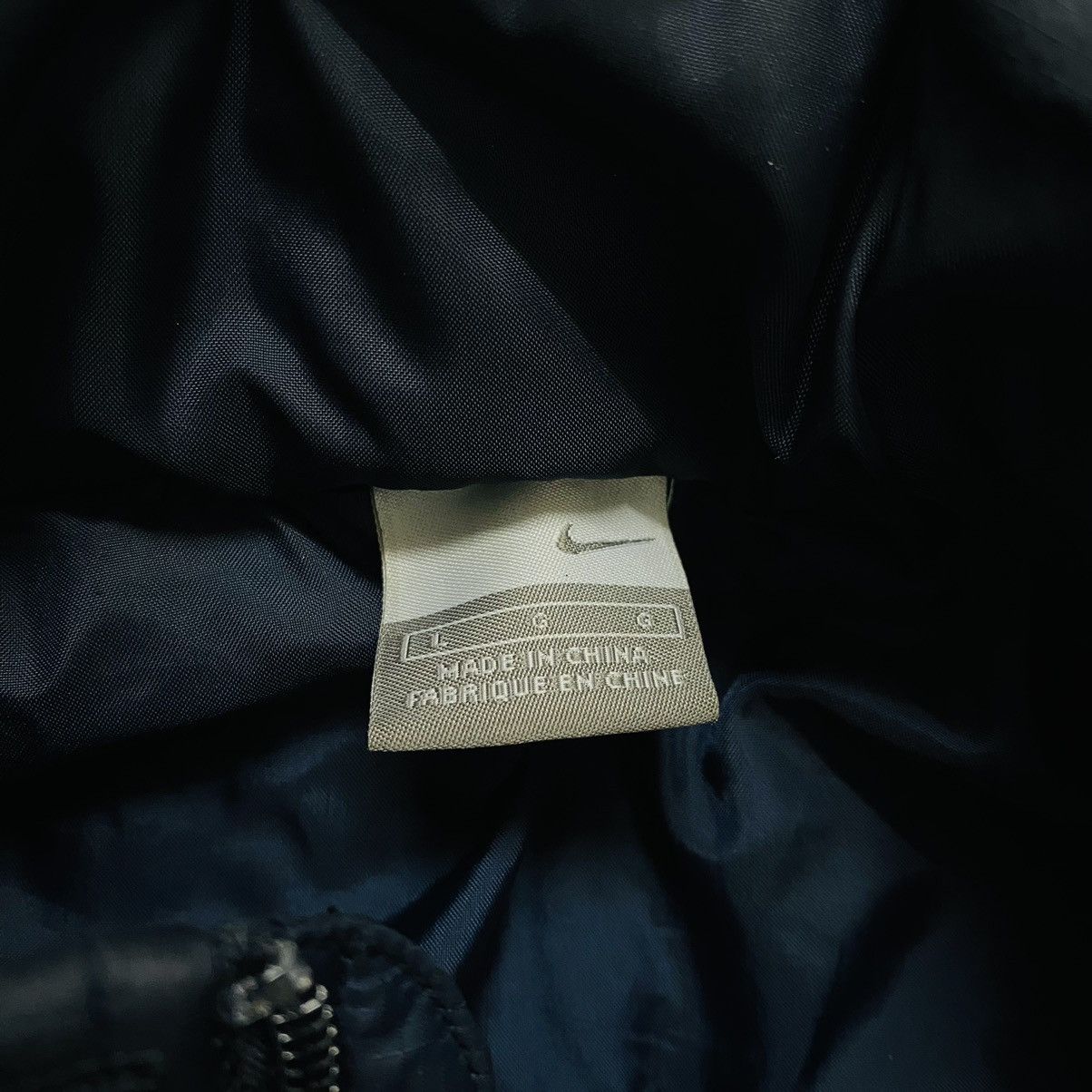 Nike Vintage Nike quilted jacket Size US L / EU 52-54 / 3 - 6 Thumbnail