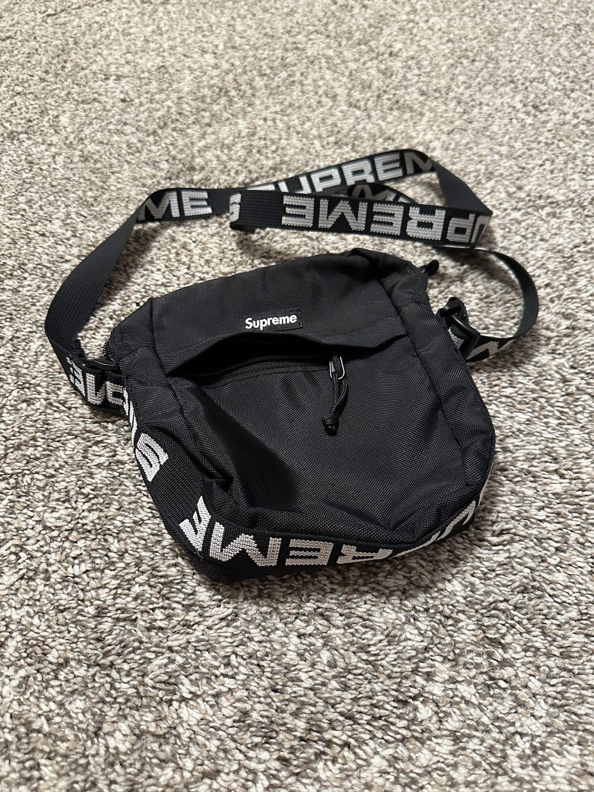 Supreme ss18 side store bag