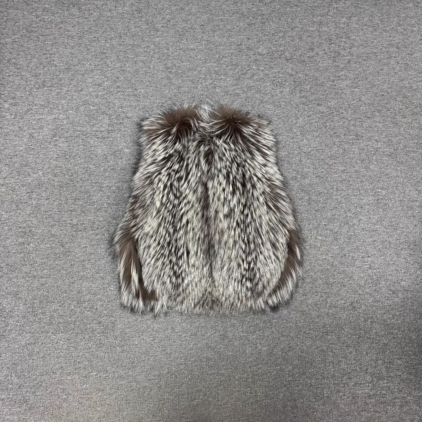 Louis Vuitton LV Fox Fur Vest 34 99 new Size XS / US 0-2 / IT 36-38 - 2 Thumbnail