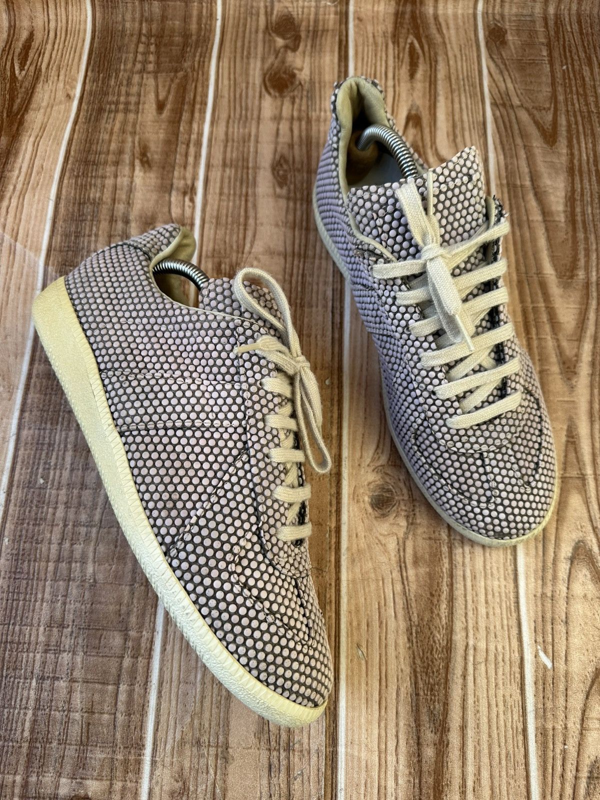 Maison Margiela Maison Margiela Replica Textured Polka Dot Sneaker Lowtops Size US 8 / EU 41 - 2 Thumbnail