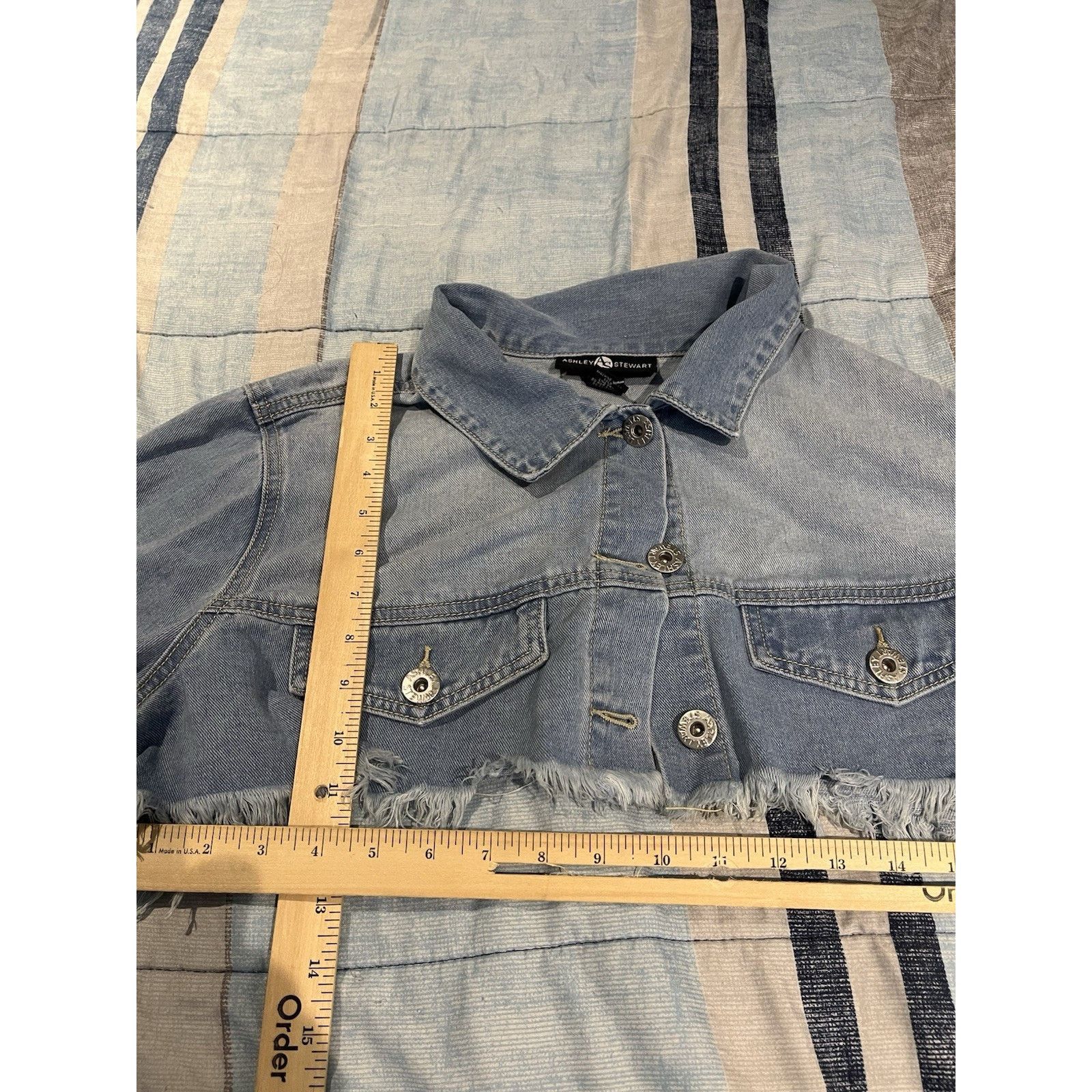 Other Ashley Stewart Women's 18/20 button cropped denim jacket NWT Size XXL / US 16-18 / IT 52-54 - 3 Thumbnail