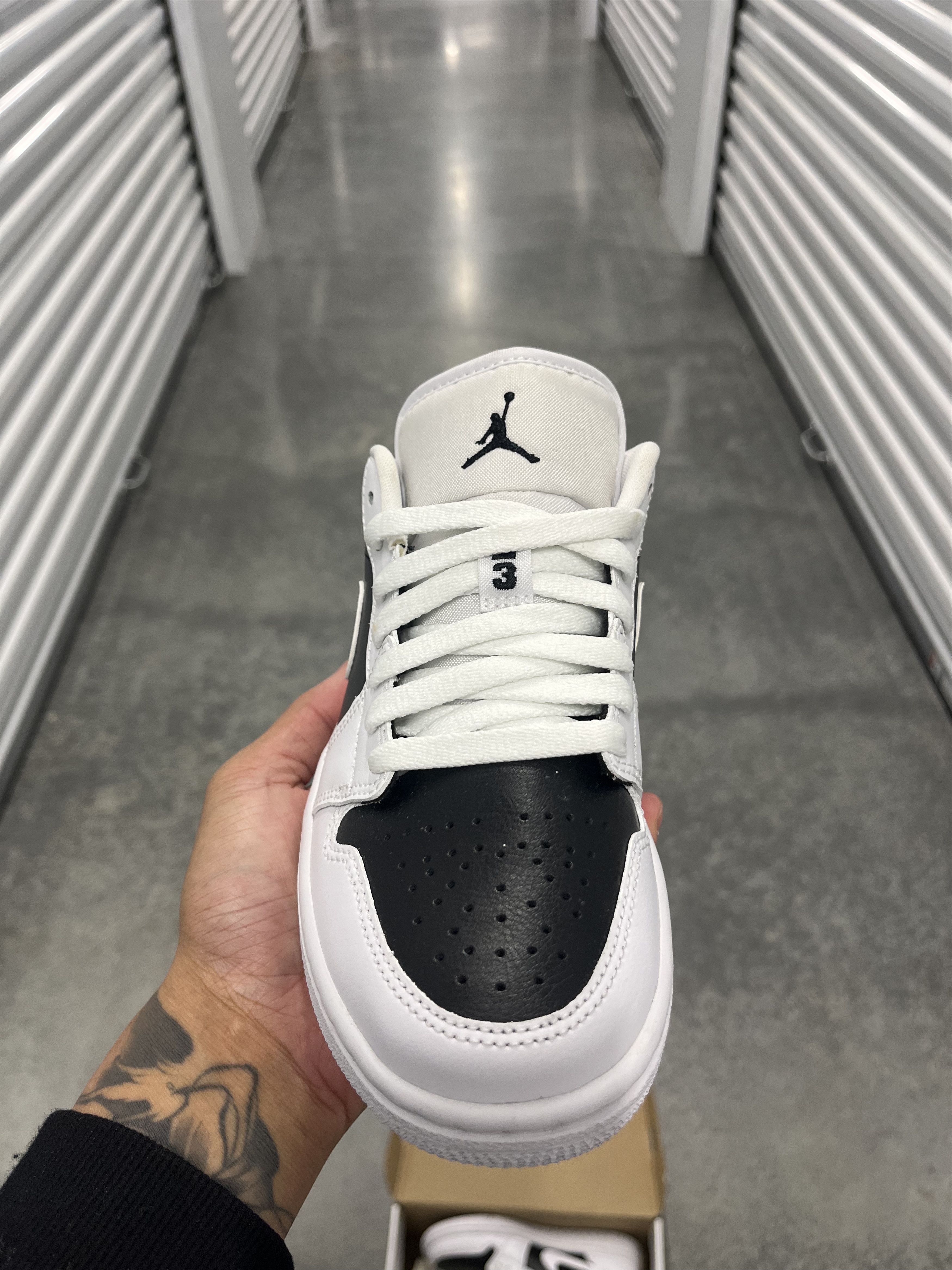 Nike Jordan 1 Low - Panda Sz6 Size US 6 / IT 36 - 9 Thumbnail