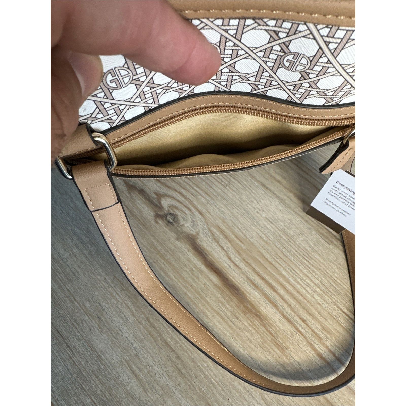 Giani Bernini GIANI BERNINI faux-leather Med Tote - Beige / White $99 NWT Size ONE SIZE - 5 Thumbnail